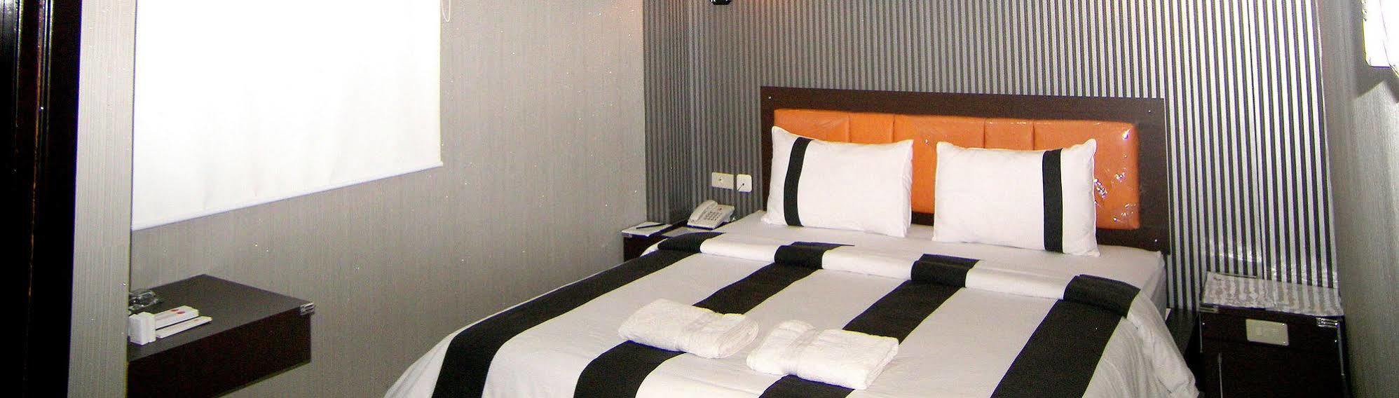 Hotel Harmony In Pontianak Exteriér fotografie