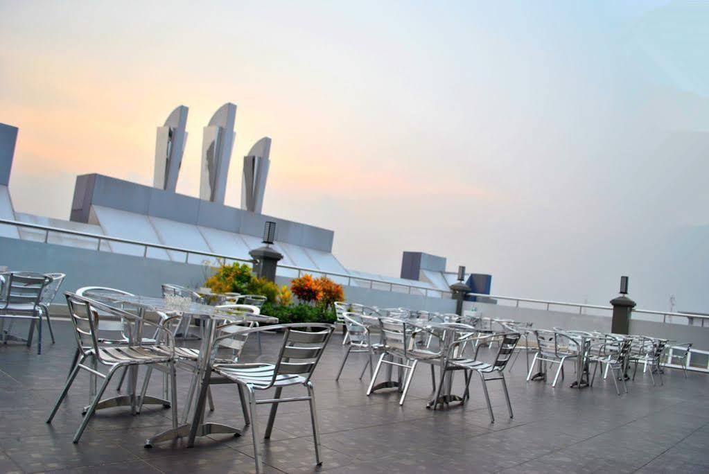 Hotel Harmony In Pontianak Exteriér fotografie